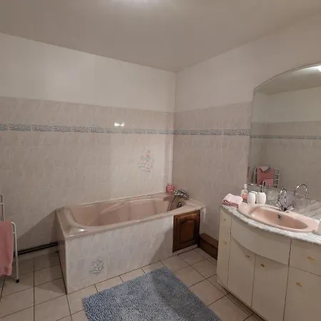 Avec Salon, Chez Marie-jo Bed & Breakfast Aigneville